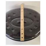 Black Speckled Enamel Roasting Pan with Lid Black Speckled Enamel Roasting Pan with Lid