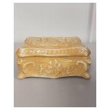 Decorative Ceramic Jewelry Box with Relief Design Decorative Ceramic Jewelry Box with Relief Design