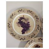 Grape Design Decorative Plates Set Grape Design Decorative Plates Set