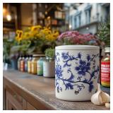 Blue & White Floral Ceramic Garlic Keeper Jar   30oz Garlic Storage Container with Lid, Countertop Garlic Holder, Pottery Garlic Keeper for Kitchen Decor
