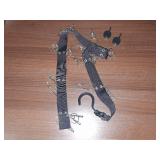 Plush Toy Display Strap with 8 Metal Clips, Hanging Wall Doll Organizer for 15-17cm Blind Box Dolls & Plush Animals Storage (Black)