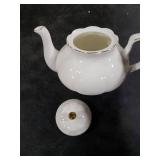 PRECITIME 27oz White Porcelain Teapot with Gold Trim, Classic Ceramic Teapot for Loose Leaf Tea & Tea Bags, Elegant Small Teapots for Daily Use or Gifts