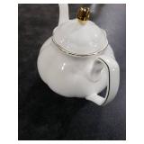 PRECITIME 27oz White Porcelain Teapot with Gold Trim, Classic Ceramic Teapot for Loose Leaf Tea & Tea Bags, Elegant Small Teapots for Daily Use or Gifts