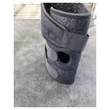 Foilswirl 1 Pcs Kids Knee Brace with Side Stabilizers Patella Gel Pads Adjustable Straps Youth Child Knee Brace Support for Meniscus Tear Sports, Meniscus Tear (Black)