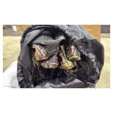 3 Person Portable Pop-Up Ground HuntingBlind with Tie-downs - Retail: $0 3 Person Portable Pop-Up Ground HuntingBlind with Tie-downs - Retail: $0