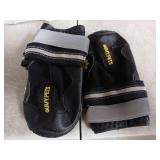 QUMY Dog Shoes for Large Dogs, Medium Dog Boots & Paw Protectors for Winter Snowy Day, Summer Hot Pavement, Water-Resistant in Rainy Weather, Outdoor Walking, Indoor Hardfloors Skid-Resistant Sole - R