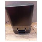 iRobot Roomba 105 Cordless Vacuum + AutoEmpty Q352020 5.8\' Cleaning Path Black - Retail: $250