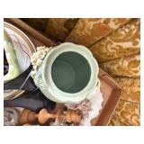 Hull Vase & Miscellaneous Decorations--FR