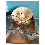 Kitchenware x7 pcs. (Pitcher, Pie Plates, Bundt Pan, etc.)--K