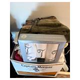 Box of Towels incl. Hand Towles--LR