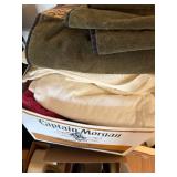 Box of Towels incl. Hand Towles--LR