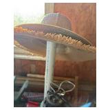 Submersible Sump Pump & Straw Hat -- Gar