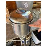 10 Qt. Stainless Steel Pot-- Gar