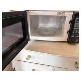 Rival 700 Watt Microwave--BP