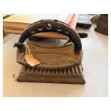 Vintage "The Erie" Fluter Iron--BP