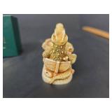 Harmony Kingdom \"Crock Pot\" Figurine Box with Original Box and Paper Insert TJAL2 Made in England