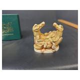 Harmony Kingdom \"Crock Pot\" Figurine Box with Original Box and Paper Insert TJAL2 Made in England