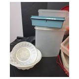 Tupperware Storage Containers and Mismatched Lids