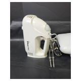 Toastmaster Snackster Sandwich Maker with Magic Chef Hand Mixer