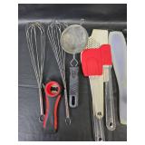 Kitchen Utensil Set with Measuring Spoons and Tools