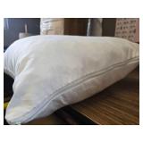 MOLECULE Medium/Firm Machine Washable Gel Memory Foam Pillow