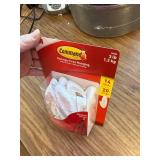 Command Medium Designer Hooks, White 14 Hooks, 20 Strips