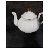 PRECITIME 27oz White Porcelain Teapot with Gold Trim, Classic Ceramic Teapot for Loose Leaf Tea & Tea Bags, Elegant Small Teapots for Daily Use or Gifts