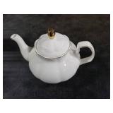 PRECITIME 27oz White Porcelain Teapot with Gold Trim, Classic Ceramic Teapot for Loose Leaf Tea & Tea Bags, Elegant Small Teapots for Daily Use or Gifts