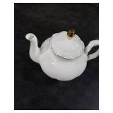 PRECITIME 27oz White Porcelain Teapot with Gold Trim, Classic Ceramic Teapot for Loose Leaf Tea & Tea Bags, Elegant Small Teapots for Daily Use or Gifts