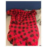 Pre Owned Red Plaid Dog Hoodie Sweater for Dogs Pet Clothes with Hat and Pocketï¼XXLï¼ - Retail: $15
