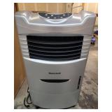 Honeywell Portable Air Cooler & Humidifier (white) - 8 ct