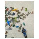 Mixed Plastic Army Men Toy Soldier Collection