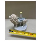 Otagiri Carousel Waltz Lion Music Box (winds up but doesnât seem to play)