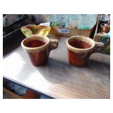 2 Hull Brown Drip Coffee Cups