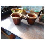 2 Hull Brown Drip Coffee Cups