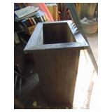 4 Foot Level - Exterior Trash can/Bag Holder = Vintage Yard Sticks