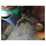 Art Easel ??   not sure what this is - - -