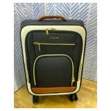 LOVEVOOK Carry on Luggage 22x14x9 Airline Approved, 22 Inch Large Rolling Suitcase, Spinner Wheels & TSA Lock, 49L Softside Lightweight Underseat Carryon Luggage for Women Men Travel