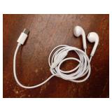 USB C Headphones for iPhone 17 16 15, Wired Headphones USB-C for iPad Pro Air Mini, iPad 10th, MacBook, Type C Earbuds for Samsung, Google Pixel, Earphones for Lenovo, Dell, Microphone, Volume Control