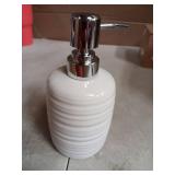 Abriclo Ceramic Soap Dispenser, Modern Liquid Pump Soap Dispenser 13.5oz Refillable Lotion Bottle with Thread Pattern for Home Decor Stylish Hand Soap Dispenser for Kitchen,Bathroom-Ivory White