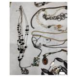 Lot of Miscellaneous Jewlery