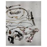 Lot of Miscellaneous Jewlery