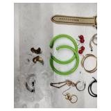 Lot of Miscellaneous Jewlery