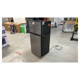 Vissani 4.5 cu ft Mini Refrigerator - Retail: $289