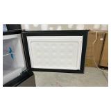 Vissani 4.5 cu ft Mini Refrigerator - Retail: $289