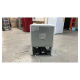 Magic Chef2.6 cu. ft. Mini Fridge in White, ENERGY STAR - Retail: $159