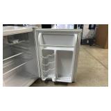 Magic Chef2.6 cu. ft. Mini Fridge in White, ENERGY STAR - Retail: $159