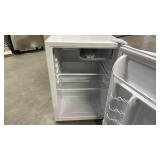 Magic Chef2.6 cu. ft. Mini Fridge in White, ENERGY STAR - Retail: $159