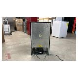 3.2 cu.ft Black IGLOO Mini Fridge - Retail: $499