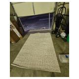 Avante Modern Area Rug - 5x7 ft - Retail: $159